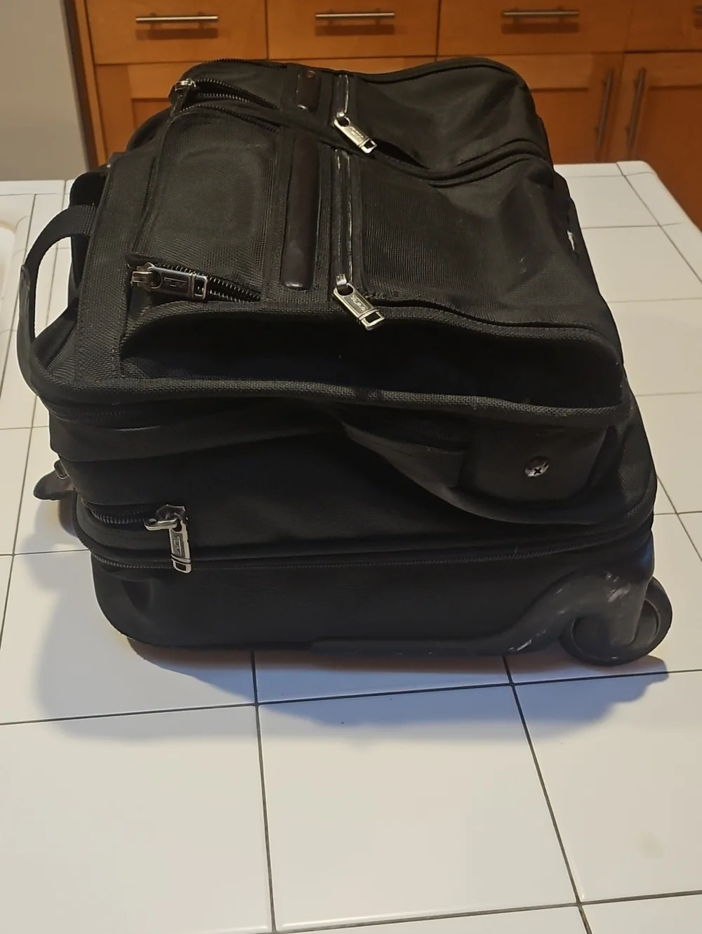 Tumi Black Travel & Laptop Duffle Bag - 2-in-1 Carry